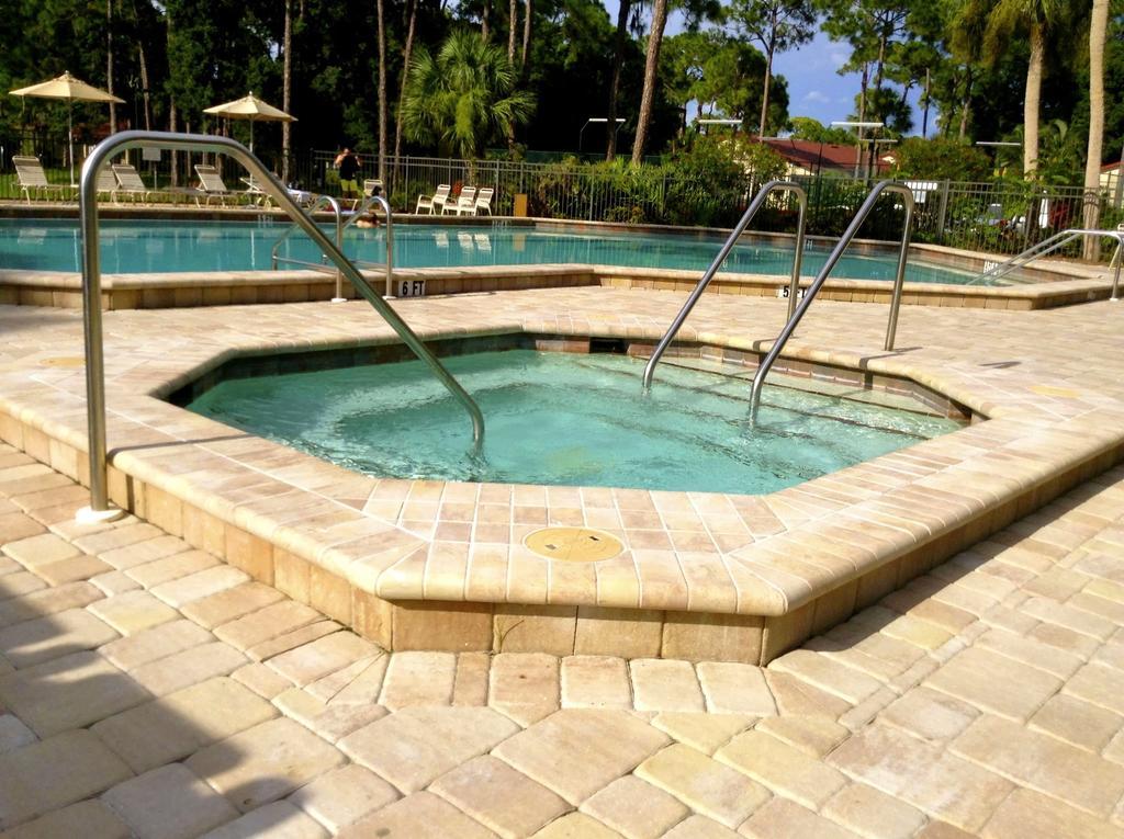 Lux On Beautiful Palmer Ranch Villa Vamo